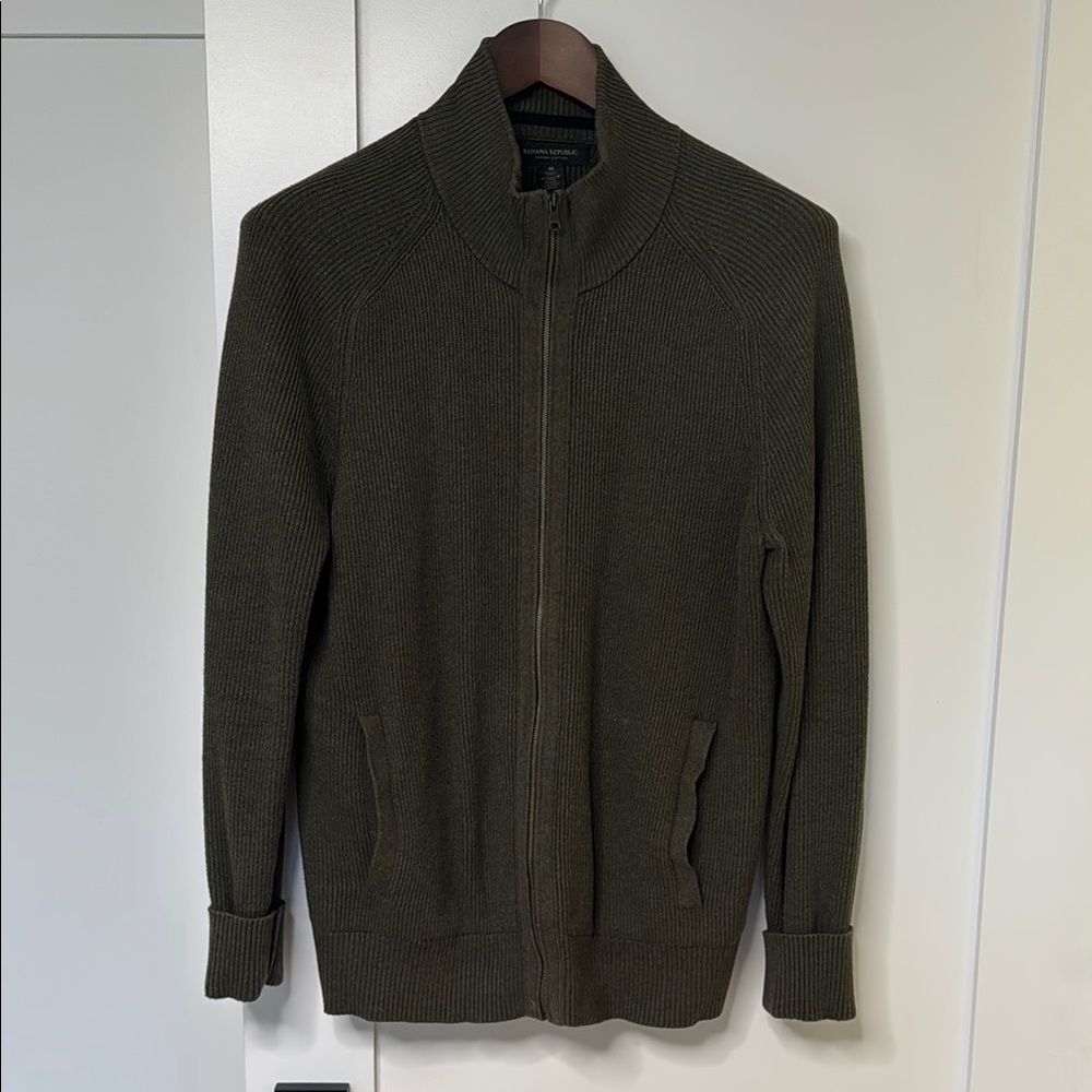 Banana Republic Men's Olive Green Sweater